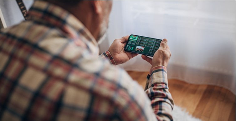Mobile Gambling: Trends, Advantages, and Challenges