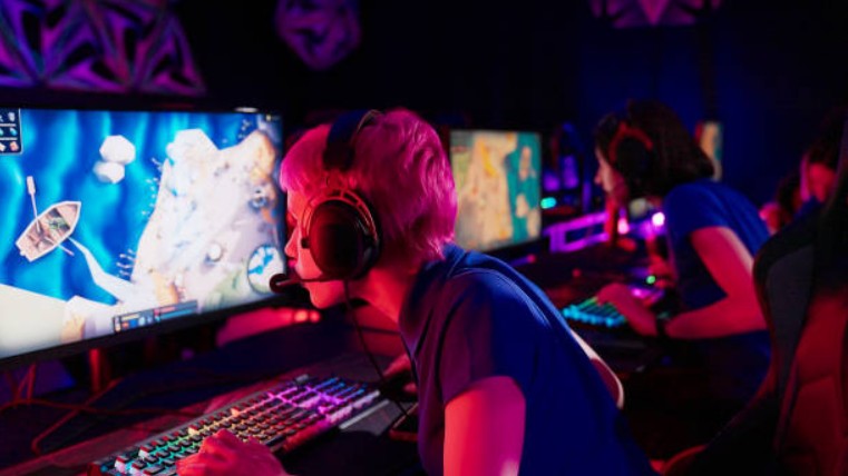 The Everyday Escapism That Makes Online Gaming So Appealing