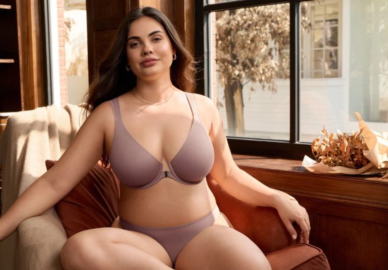 Fashion Tips For Making The Most Of A Plunge Bra In Every Season
